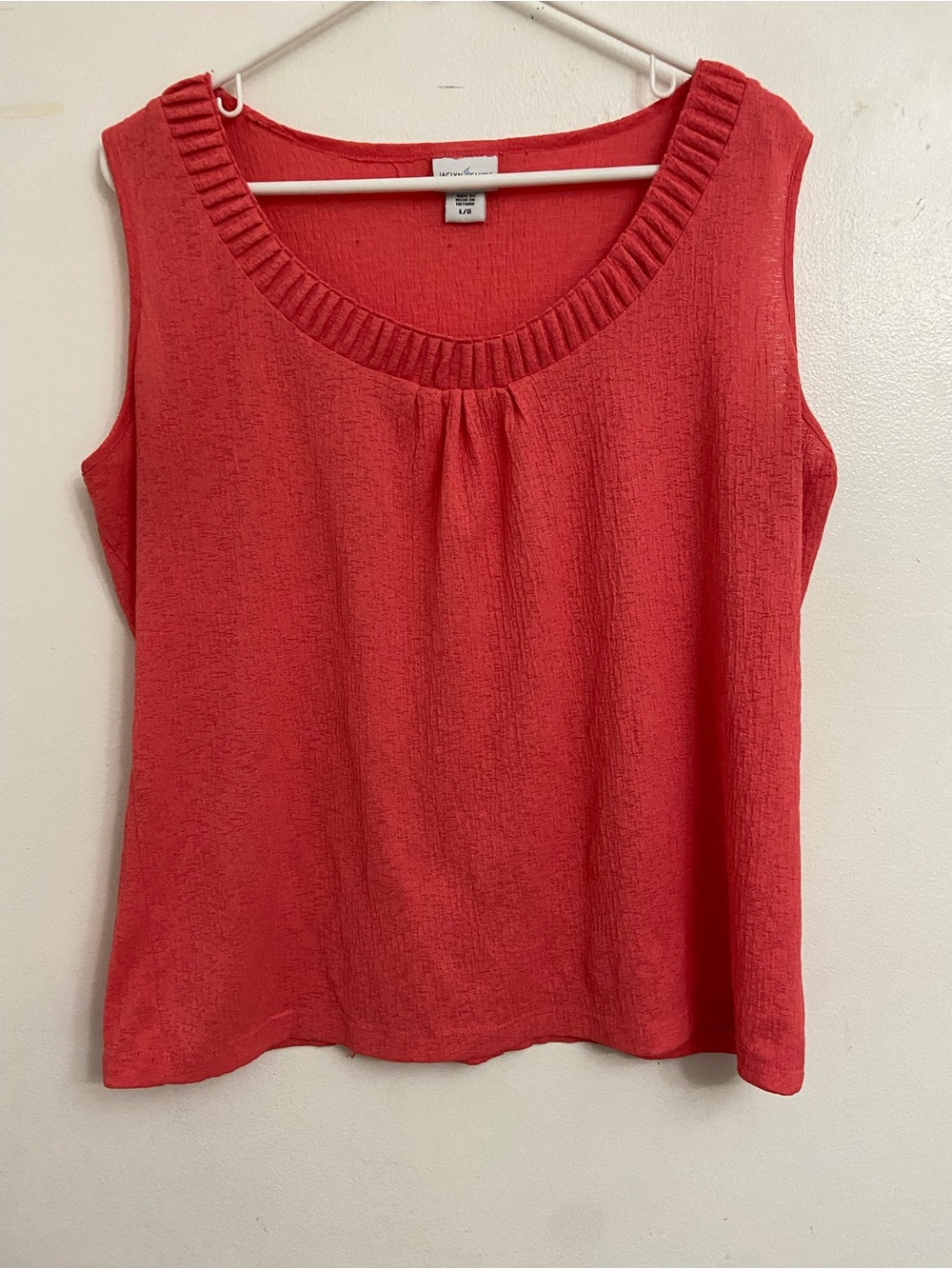 Jaclyn Smith Coral Sleeveless Scoop Tank
